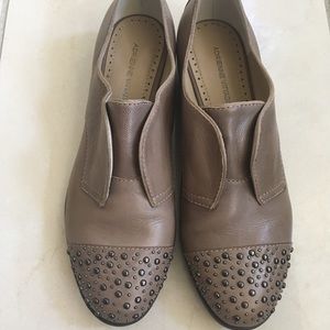 Brown/ tan loafers